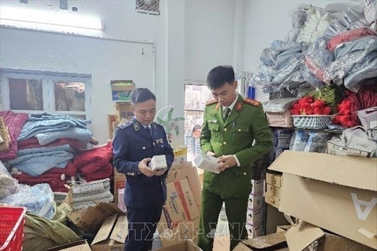 Tăng kiểm soát thị trường, hỗ trợ người dân tiêu thụ hàng hóa Tết