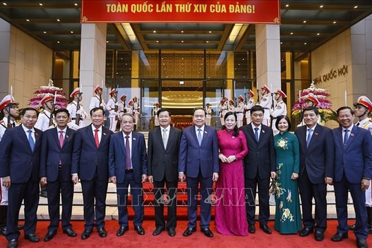 Chủ tịch Quốc hội Trần Thanh Mẫn hội kiến Tổng Bí thư, Chủ tịch nước Lào Thongloun Sisoulith