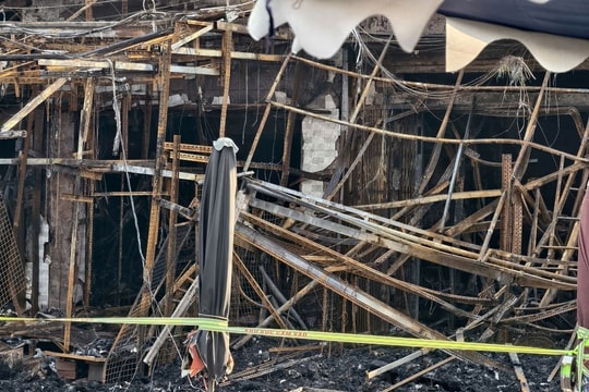 TP Hồ Chí Minh: Điều tra nguyên nhân vụ cháy nhiều căn nhà tại phường Bình Đông