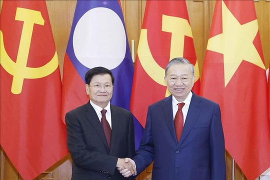 Củng cố nền tảng chính trị vững chắc, đưa quan hệ Việt - Lào ngày càng đi vào chiều sâu