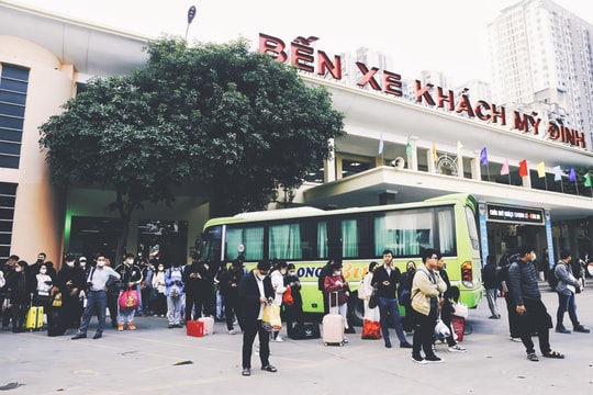 Hà Nội huy động 2.450 xe tăng cường dịp Tết, nói 'không' với quá tải - cò mồi