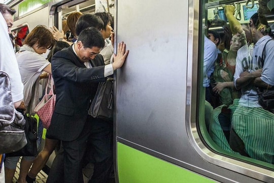 Cách đi tàu không bao giờ sợ lạc ở Nhật Bản