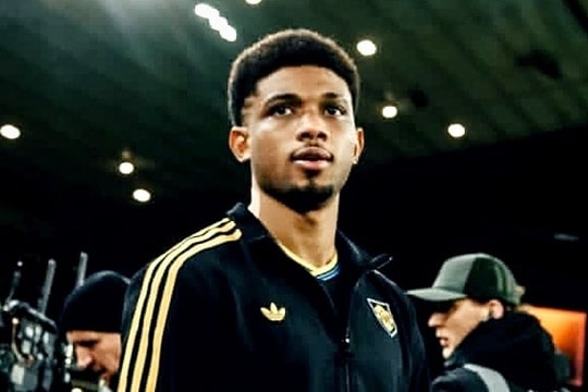 Tiền vệ Man Utd: 'Arsenal chỉ trông chờ đá phạt góc'