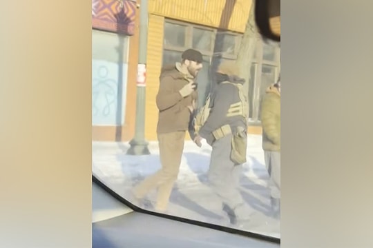 Giới chức Mỹ tranh cãi sau vụ sĩ quan bắn chết người ở Minneapolis