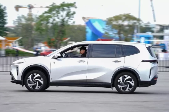 VinFast Limo Green - kẻ thay đổi cuộc chơi phân khúc MPV