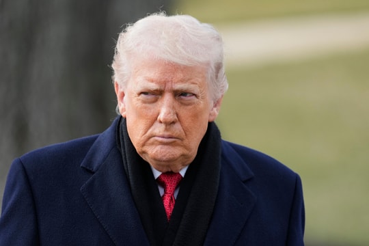 Ông Trump đổ lỗi phe Dân chủ khi đặc vụ liên tiếp bắn chết người