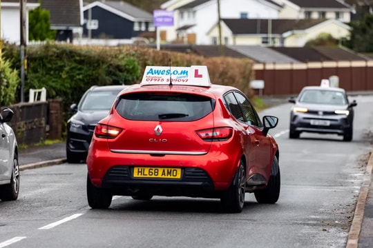 Tỷ lệ gian lận khi thi bằng lái ở Anh tăng mạnh