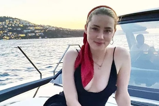 Amber Heard nhắc đến vụ kiện với Johnny Depp