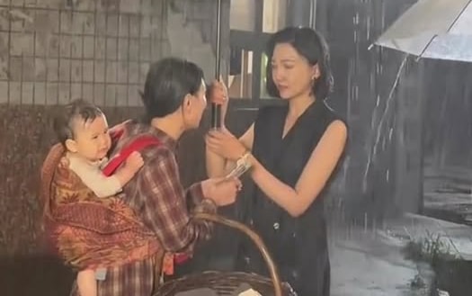 Phim ngắn bị xóa bỏ vì để em bé dầm mưa trong đêm