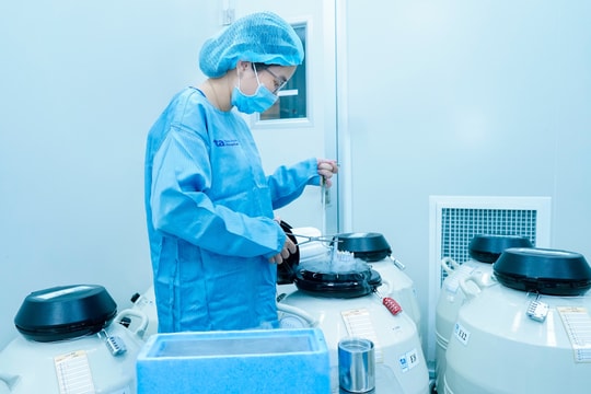 Trữ trứng trước khi chữa ung thư ở tuổi 20