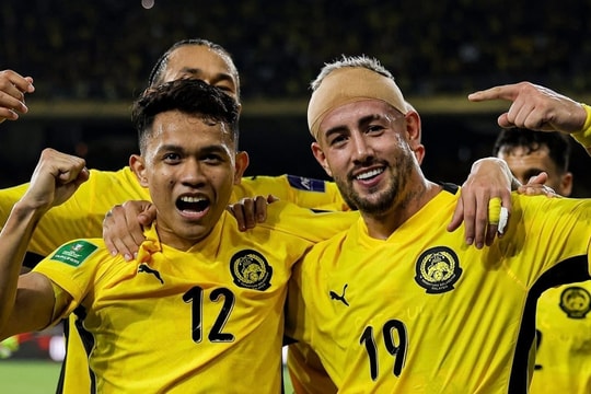 Tuyển thủ Malaysia mừng rỡ khi được tạm đình chỉ án phạt của FIFA