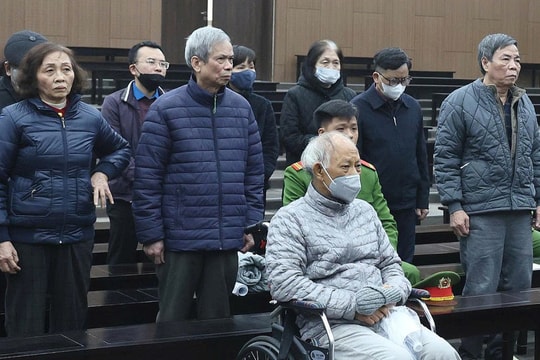 Cựu lãnh đạo Xi măng Việt Nam 'làm báo cáo đẹp' để được xây tòa tháp nghìn tỷ