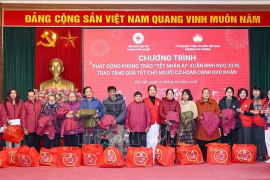 Sắc xanh tình nguyện mang Tết ấm đến mọi miền