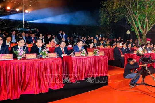 Cầu truyền hình Kỷ niệm 85 năm Ngày Bác Hồ về nước tại Nghệ An