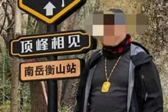 Khách Trung Quốc đi bộ 28km tìm dây chuyền vàng gần 400 triệu đồng bị rơi