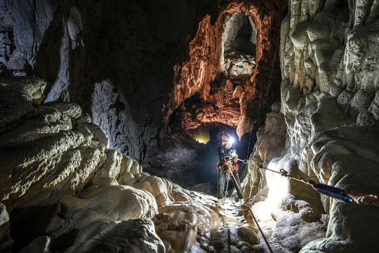 Bao nhiêu khách đã chinh phục hang Sơn Đoòng?