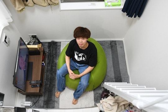 Nỗi cô đơn của những đứa trẻ 'trên tầng mây'