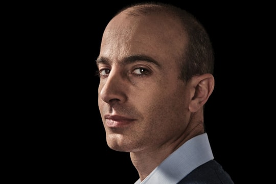 Yuval Noah Harari và cái nhìn xuyên thời gian