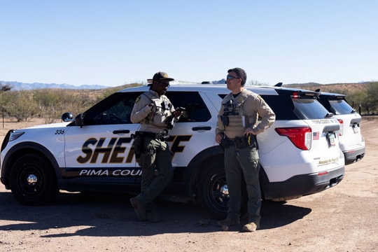 Biên phòng Mỹ đấu súng với nghi phạm buôn người