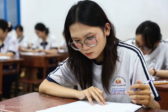 Bộ Giáo dục dự kiến bỏ xét riêng học bạ, giảm 1,5 điểm cộng IELTS