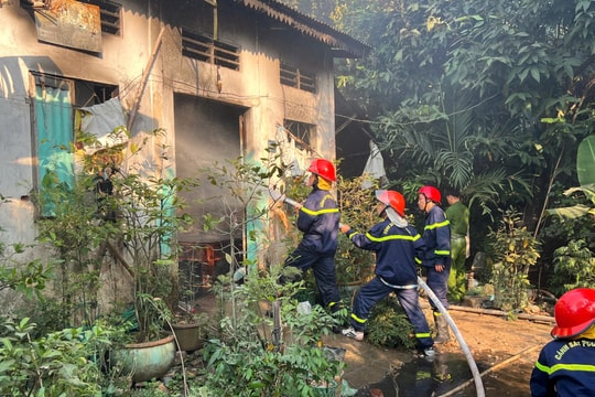 Ném bom xăng đốt nhà ông bà vì bị ngăn cản chơi game