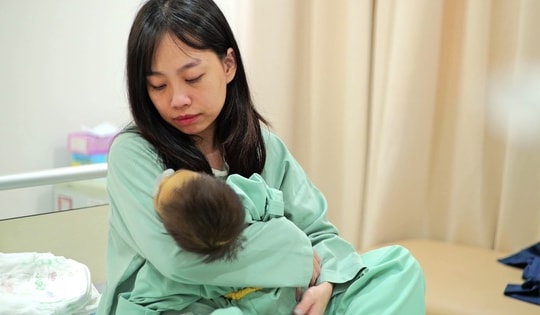 Kỳ tích ghép gan cho bé gái gần 1 tuổi, cân nặng chỉ 5,3kg tại Vinmec Times City