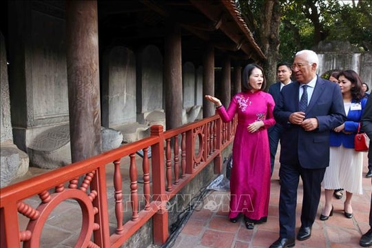 Chủ tịch Hội đồng châu Âu thăm Văn Miếu - Quốc Tử Giám và tuyến metro số 3 của Hà Nội
