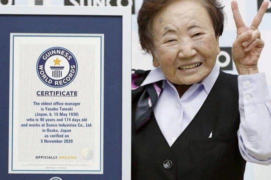 Người phụ nữ gắn bó với một công ty suốt gần 70 năm