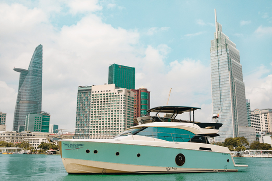 Du thuyền của bà Trương Mỹ Lan được rao bán đấu giá gần 50 tỷ đồng