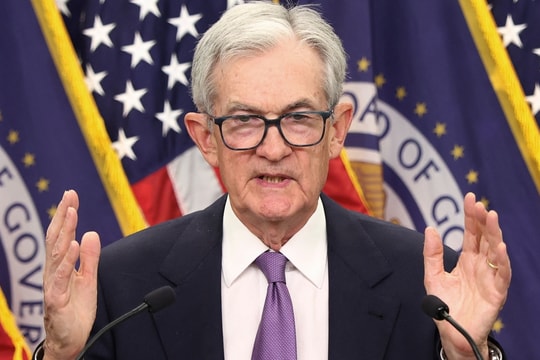 Fed giữ nguyên lãi suất