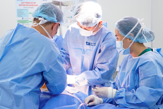 Hẹp động mạch cảnh sau 40 năm hút thuốc lá