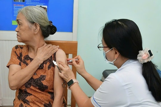 TP HCM tiêm vaccine cúm miễn phí cho hơn 1.000 người cao tuổi