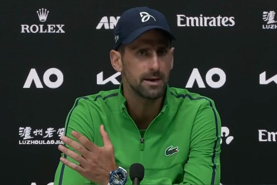 Djokovic tự ái ở họp báo Australia Mở rộng
