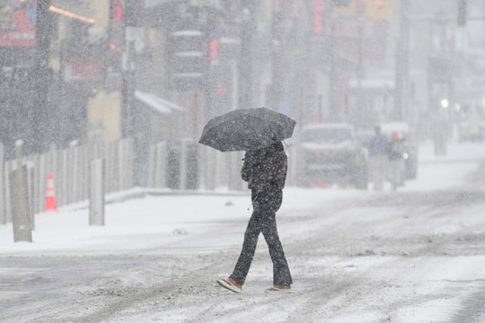 Những người Mỹ kiệt sức giữa giá lạnh của bão tuyết lịch sử