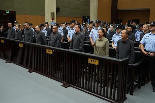 Trung Quốc tử hình 11 thành viên băng đảng lừa đảo