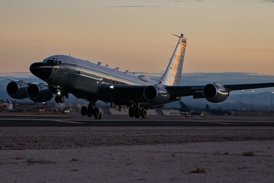 'Trinh sát cơ nghe trộm' của Mỹ xuất hiện gần Iran