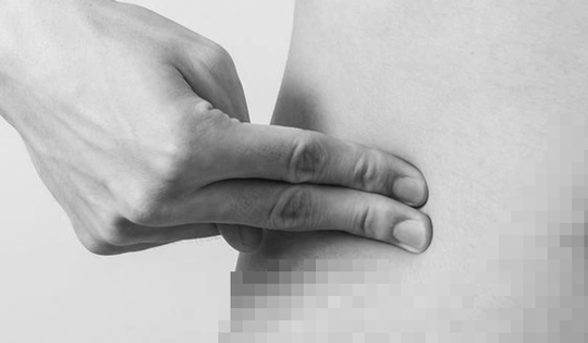 Đau bụng âm ỉ, người đàn ông suýt mất mạng vì thứ "đáng sợ" bên trong