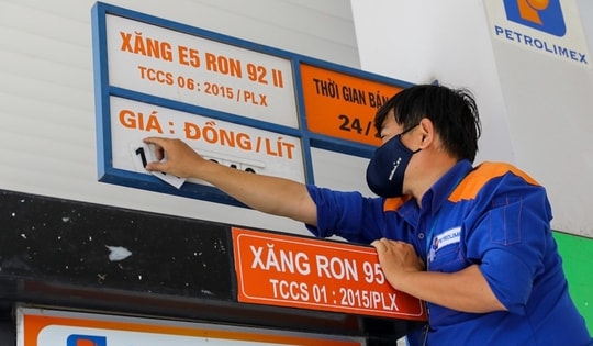 Giá xăng dầu đồng loạt tăng, có loại tăng 760 đồng/lít