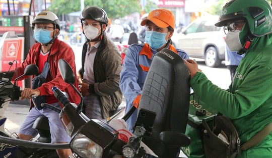 Giá xăng dầu đồng loạt tăng, có mặt hàng tăng gần 800 đồng