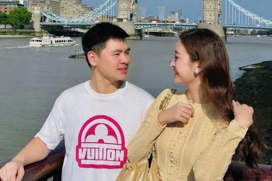 Đỗ Mỹ Linh và chồng thiếu gia tình tứ