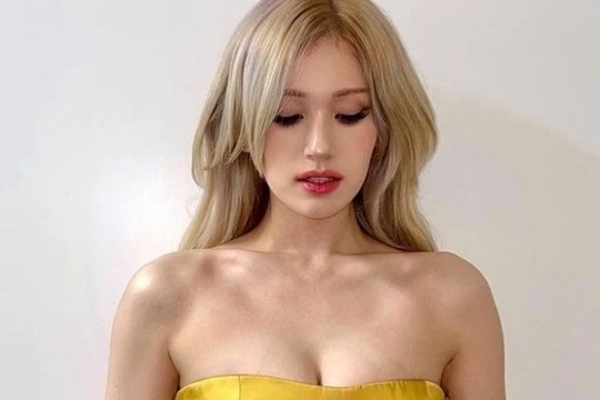 Bức hình khiến 'bông hồng lai' bị chỉ trích thiếu ý thức