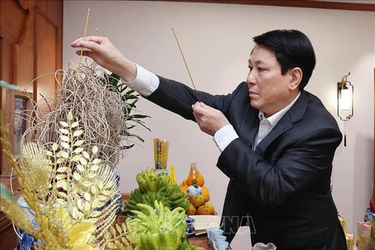 Chủ tịch nước Lương Cường dâng hương tưởng nhớ nguyên lãnh đạo Đảng, Nhà nước