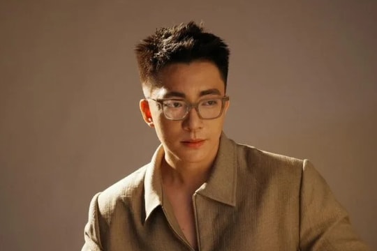 Nhà thiết kế Việt Nam làm nên lịch sử tại tuần lễ thời trang Haute Couture ở Paris