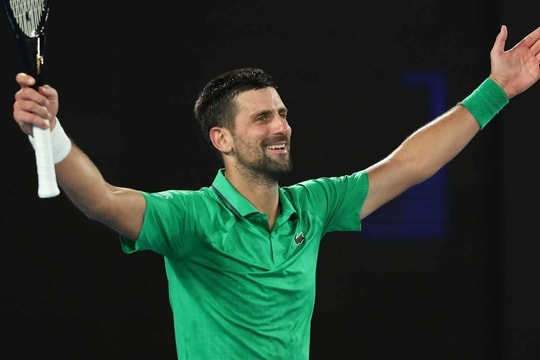 Djokovic hạ Sinner, vào chung kết Australia Mở rộng