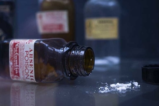 Thạch tín - chất độc 'vô hình' thách thức công lý