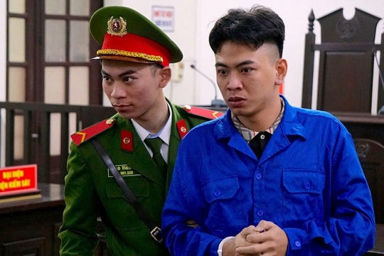 'Tổng tài' phủ nhận chỉ tay ra hiệu đánh nhân viên quán cà phê