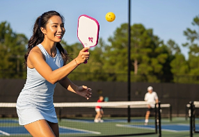 'Vỡ túi ngực khi chơi pickleball'