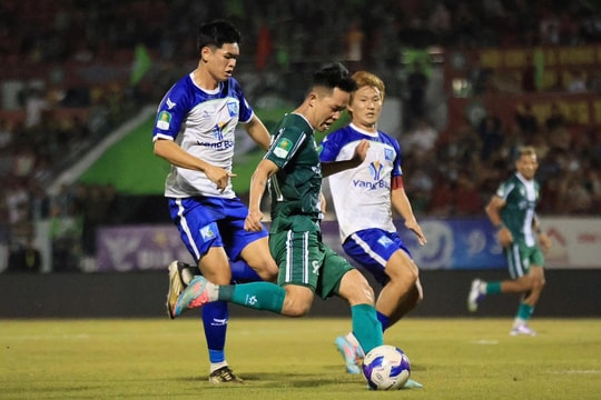 Công Phượng tái xuất, CLB Đồng Nai giữ chắc ngôi đầu giải Hạng Nhất