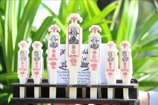 Giữ lại ký ức Tết xưa bằng nghề làm xăm hường truyền thống