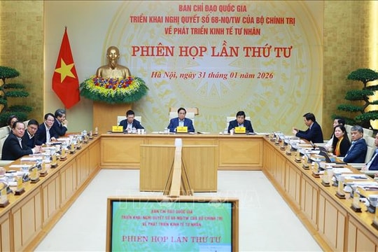 Thủ tướng yêu cầu thực hiện '5 thông', '5 tiên phong' để phát triển kinh tế tư nhân